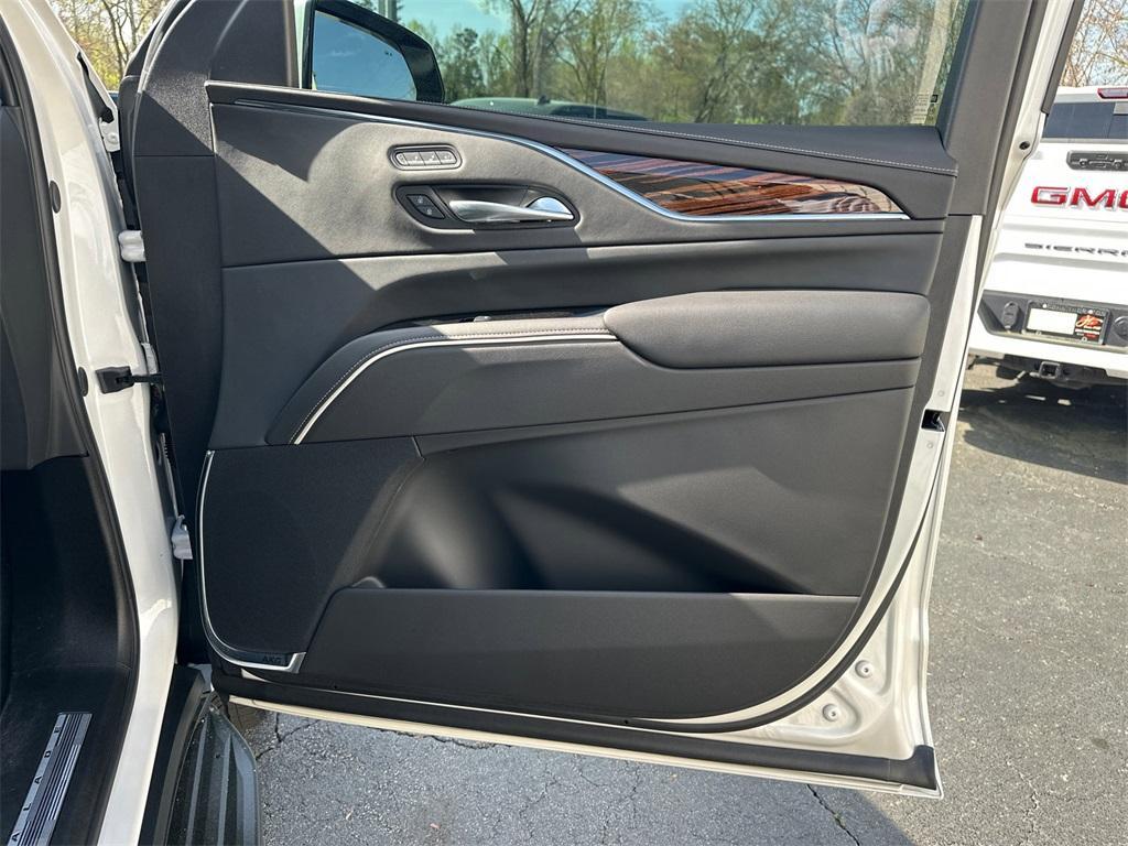 used 2024 Cadillac Escalade ESV car, priced at $90,326