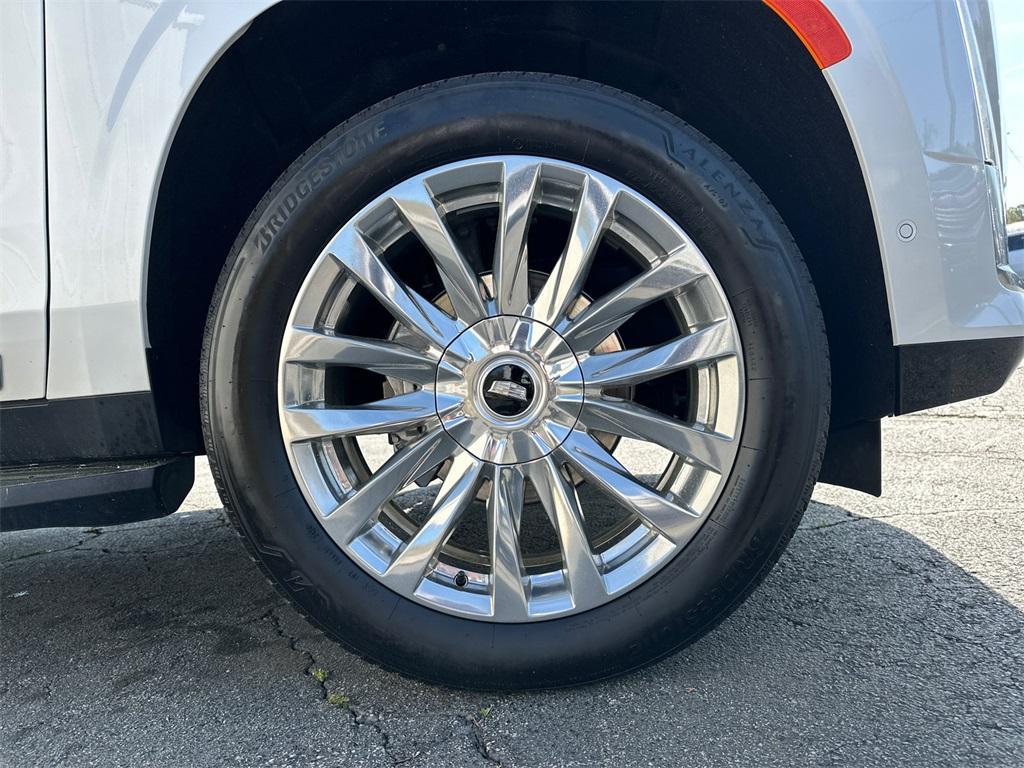 used 2024 Cadillac Escalade ESV car, priced at $90,326
