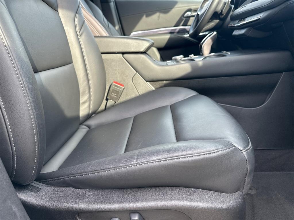 used 2023 Cadillac XT4 car, priced at $28,468