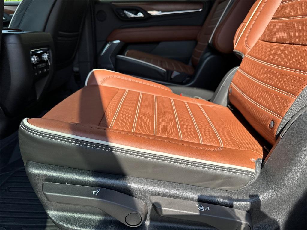 new 2023 GMC Yukon XL car, priced at $102,130