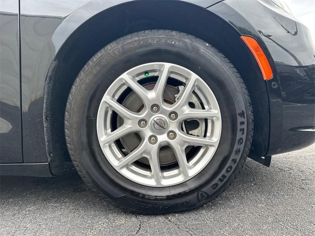used 2022 Chrysler Pacifica car, priced at $19,585