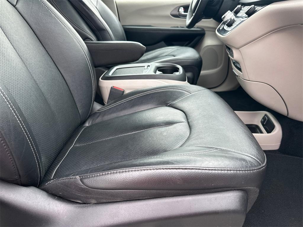 used 2022 Chrysler Pacifica car, priced at $19,585
