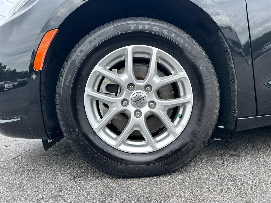 used 2022 Chrysler Pacifica car, priced at $19,585