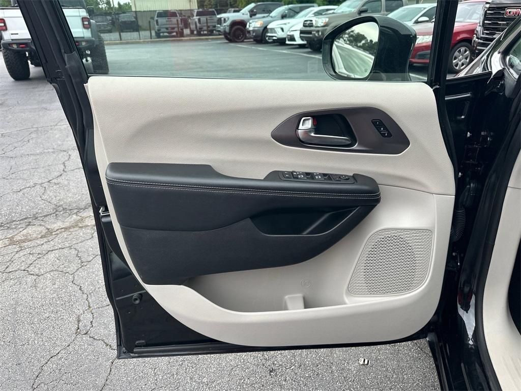 used 2022 Chrysler Pacifica car, priced at $19,585