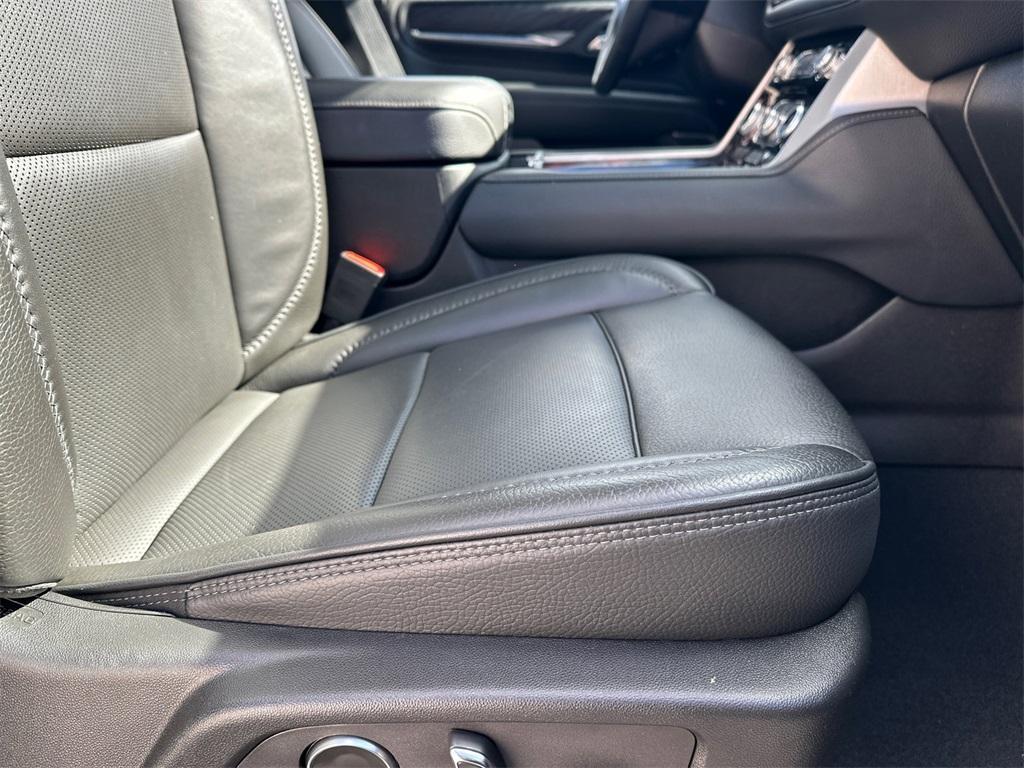 used 2024 GMC Yukon XL car, priced at $69,214