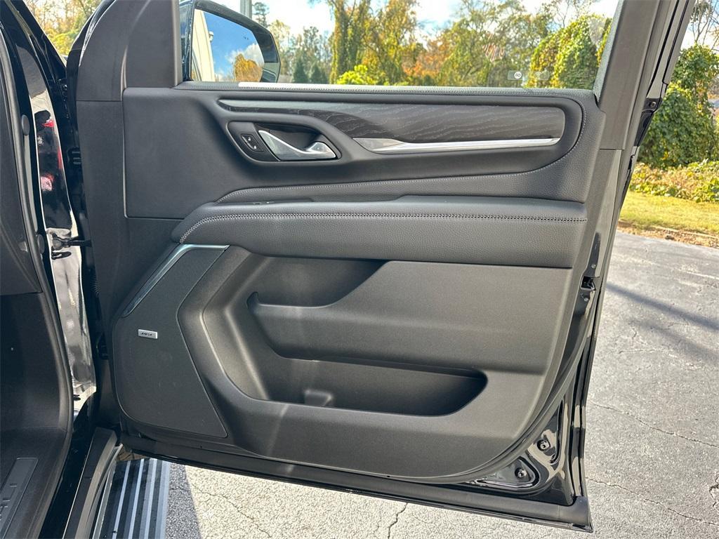 used 2024 GMC Yukon XL car, priced at $69,214