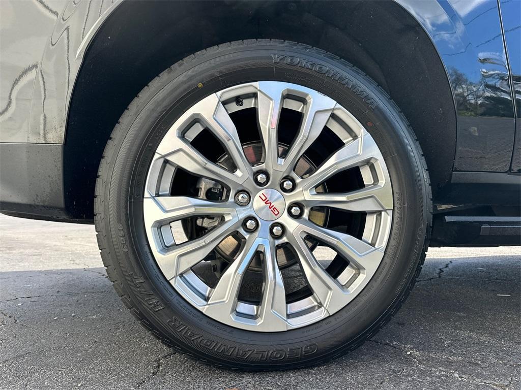 used 2024 GMC Yukon XL car, priced at $69,214