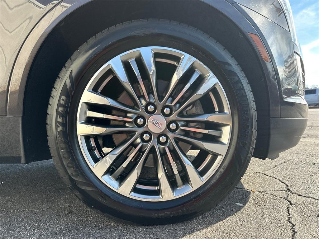 used 2017 Cadillac XT5 car, priced at $19,847
