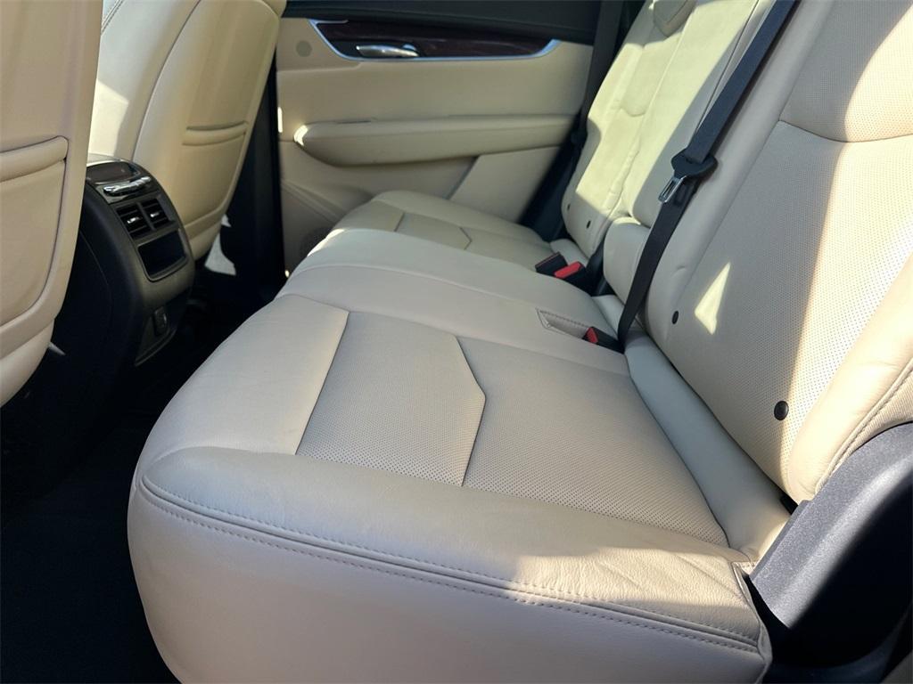 used 2017 Cadillac XT5 car, priced at $19,847