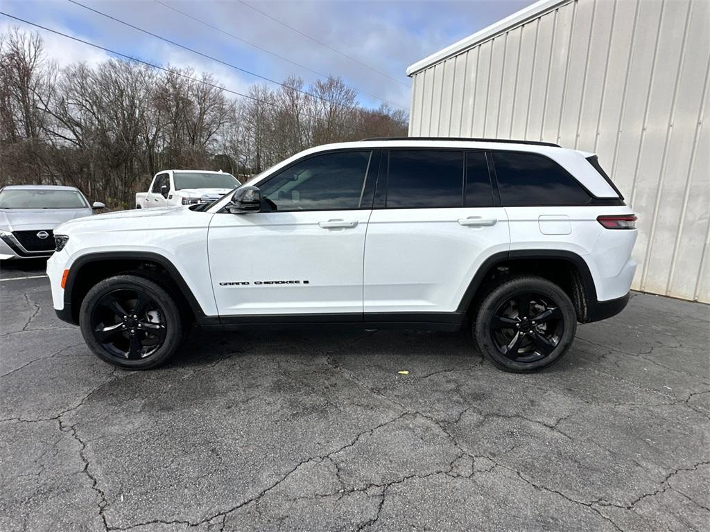 used 2023 Jeep Grand Cherokee car, priced at $29,324