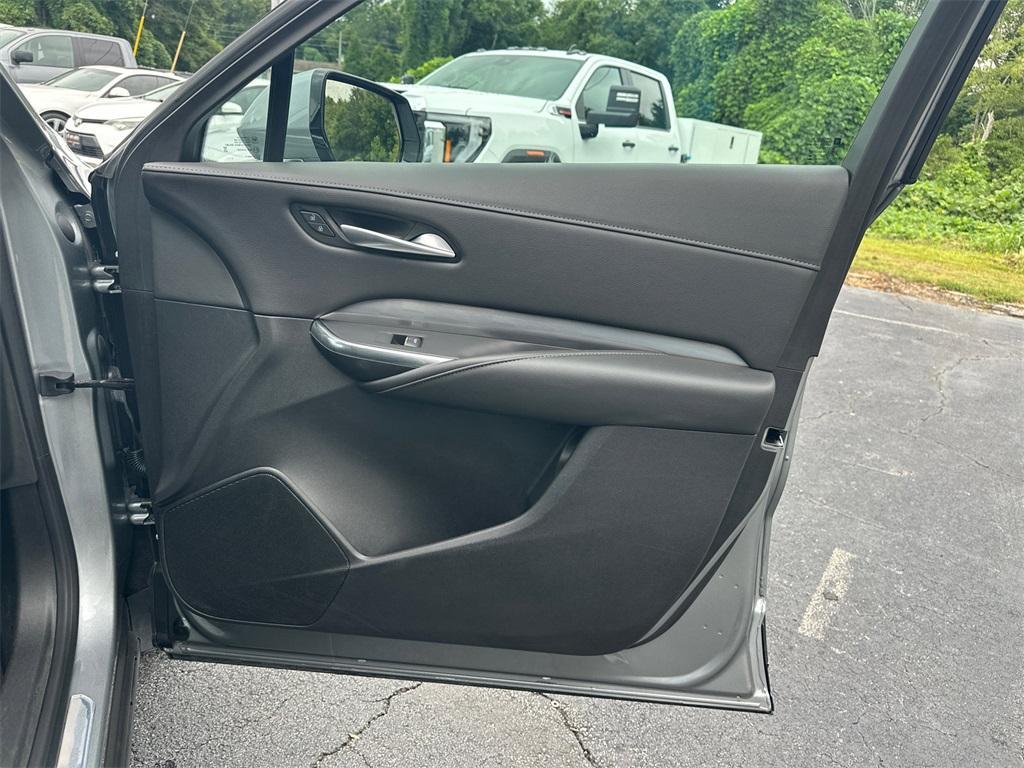 used 2024 Cadillac XT4 car, priced at $30,852