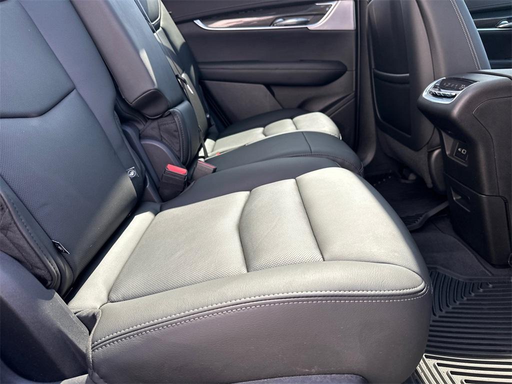 used 2022 Cadillac XT6 car, priced at $32,468