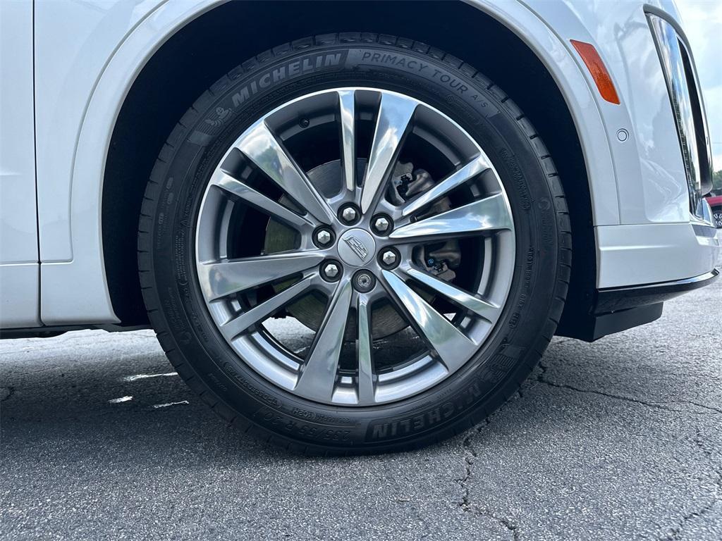 used 2025 Cadillac XT6 car, priced at $57,185
