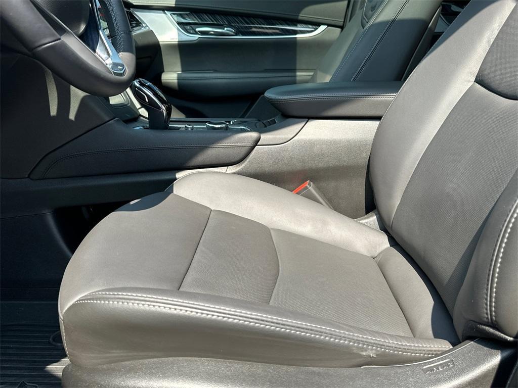 used 2023 Cadillac XT6 car, priced at $44,336