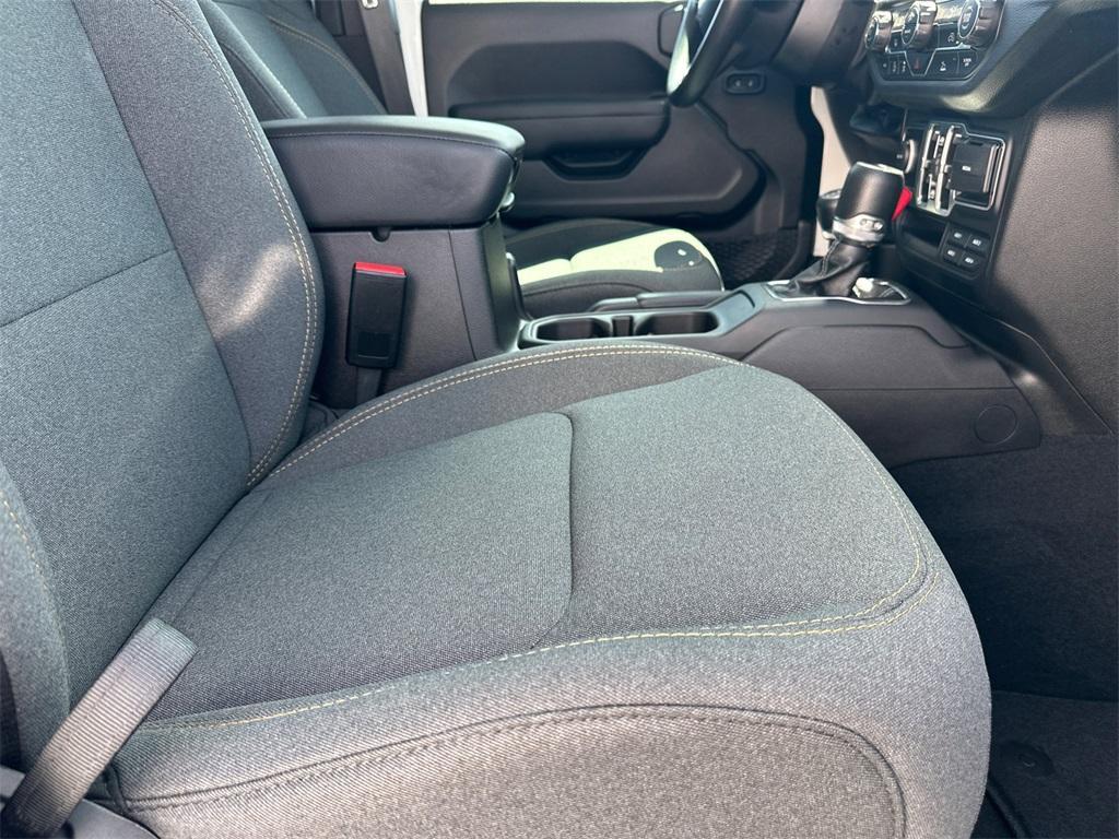 used 2025 Jeep Gladiator car, priced at $38,435