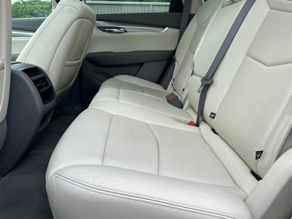 used 2020 Cadillac XT5 car, priced at $25,508