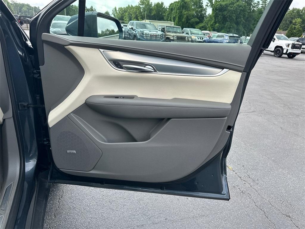 used 2020 Cadillac XT5 car, priced at $25,508