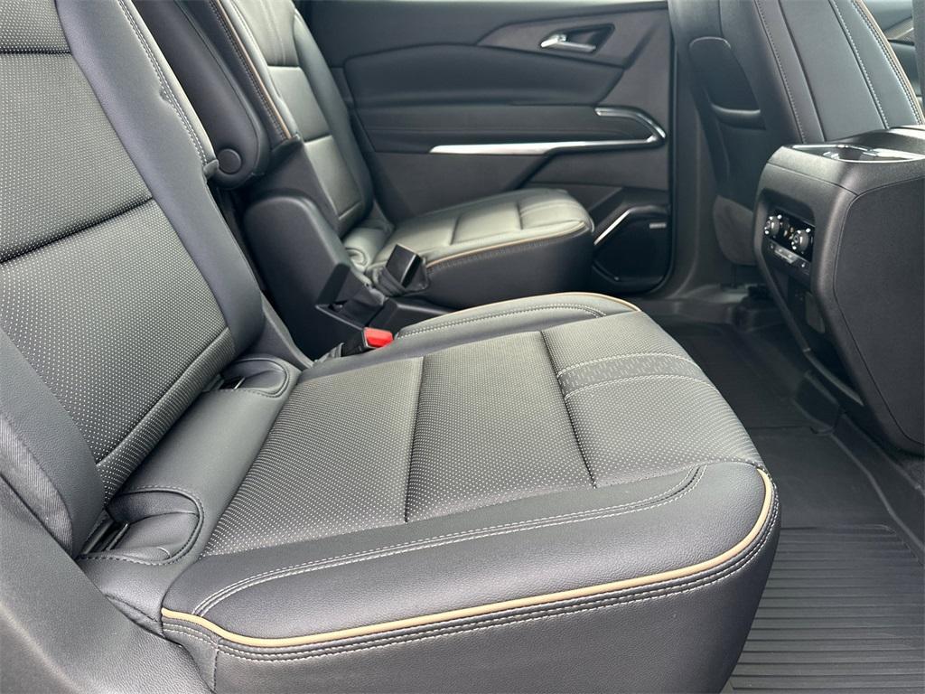 used 2025 Chevrolet Traverse car, priced at $50,424