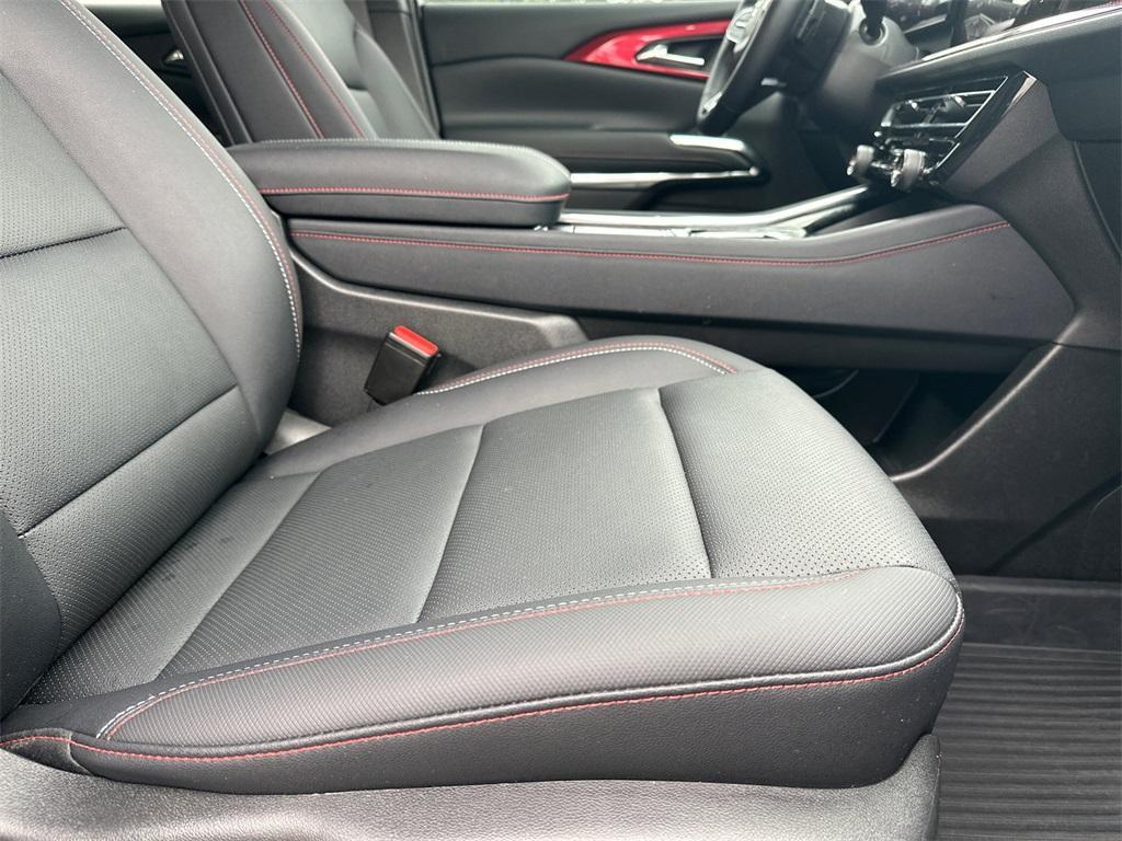 used 2025 Chevrolet Traverse car, priced at $47,920