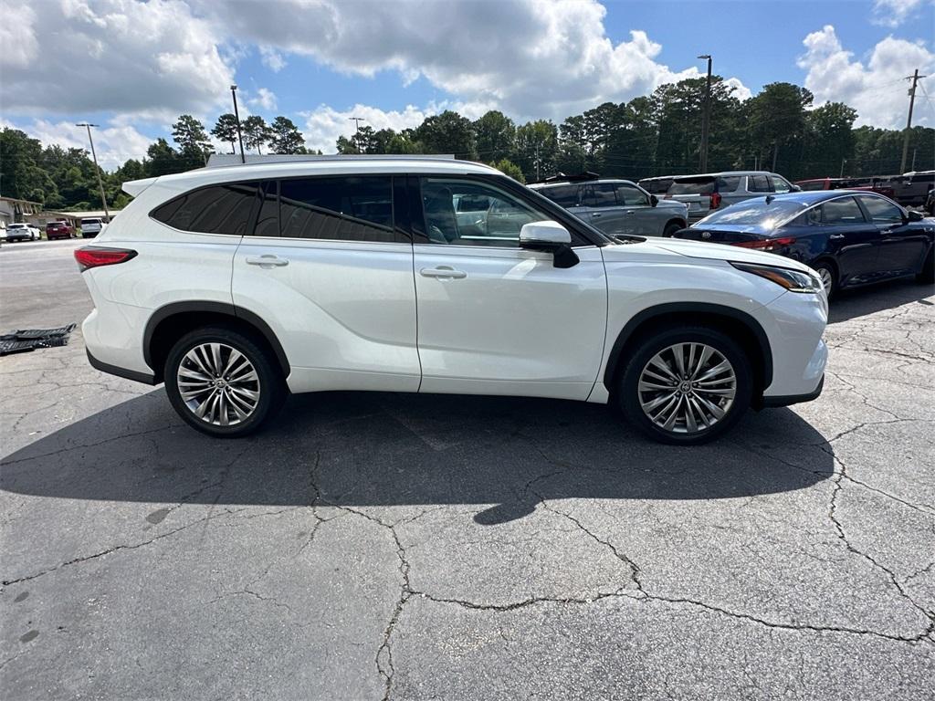 used 2022 Toyota Highlander car, priced at $37,432