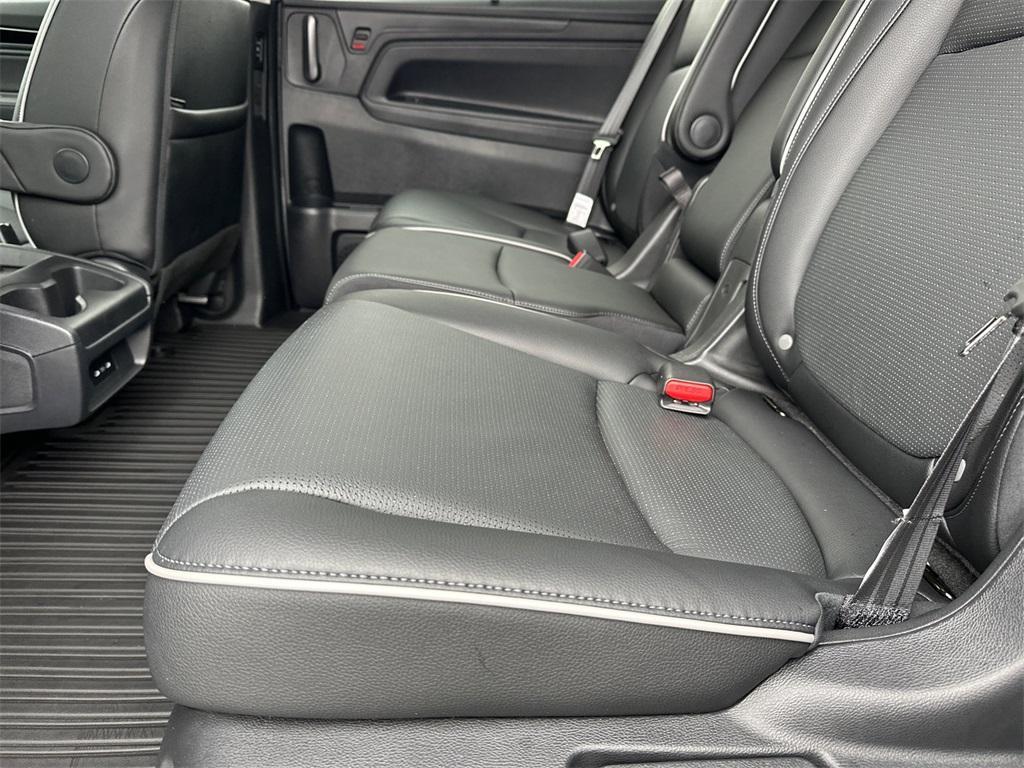 used 2025 Honda Odyssey car, priced at $43,868