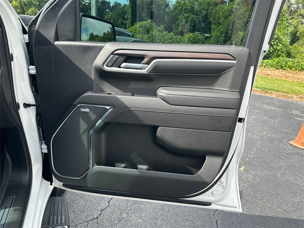 used 2022 GMC Sierra 1500 car, priced at $42,976