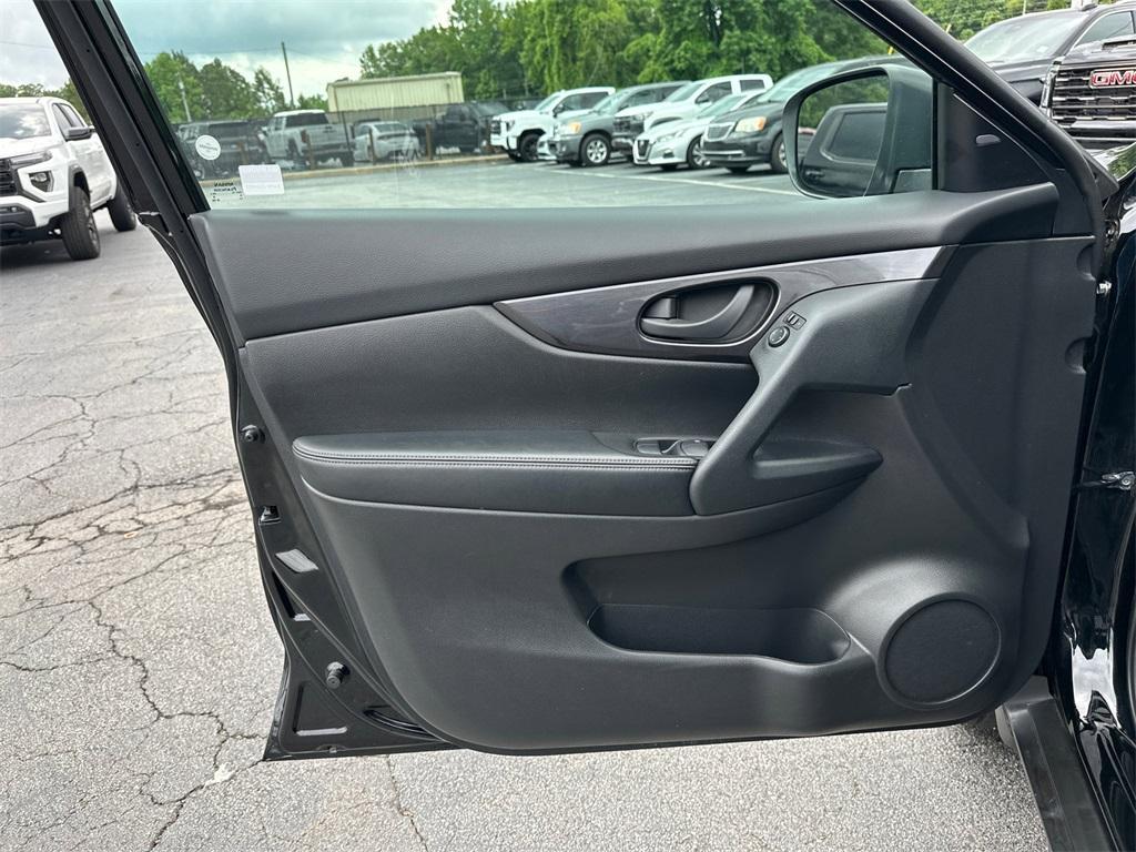 used 2020 Nissan Rogue car, priced at $17,964
