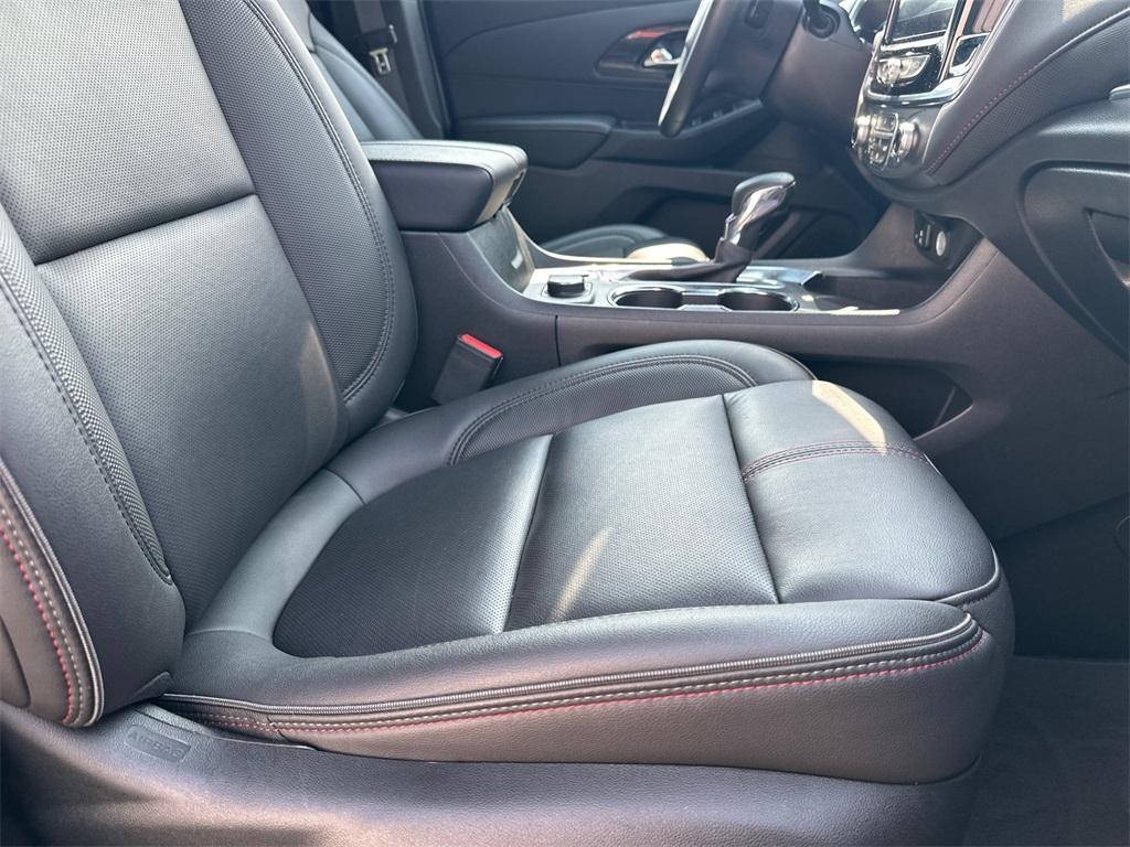 used 2023 Chevrolet Traverse car, priced at $37,956