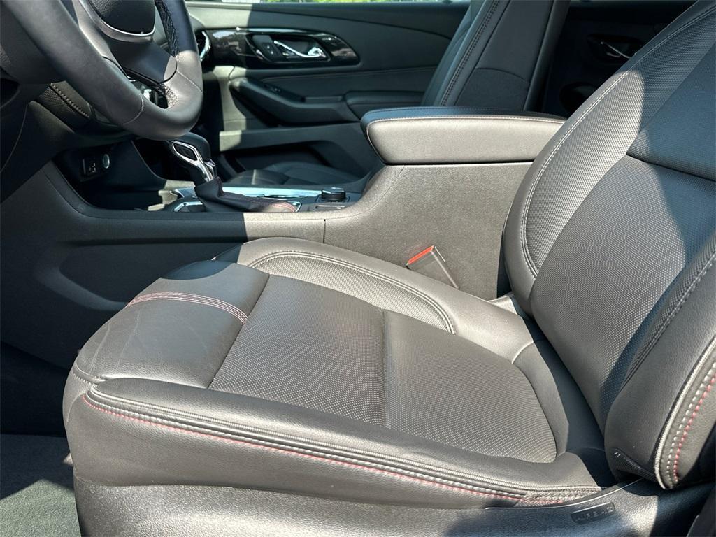 used 2023 Chevrolet Traverse car, priced at $37,956
