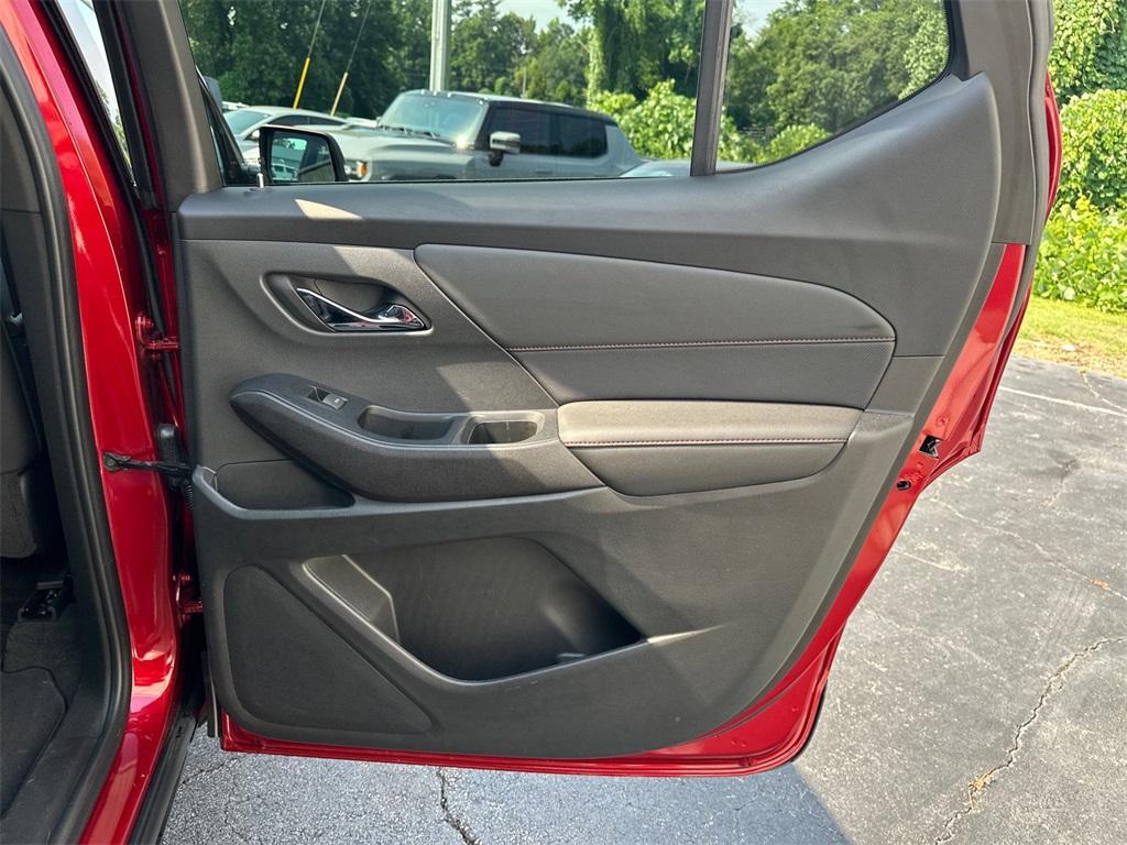 used 2023 Chevrolet Traverse car, priced at $37,956