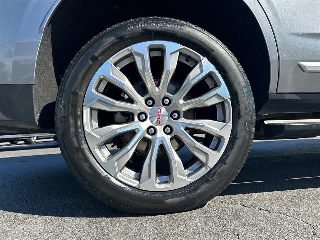 used 2022 GMC Yukon car, priced at $57,876