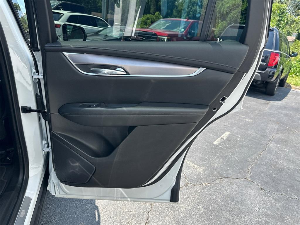 used 2023 Cadillac XT6 car, priced at $36,937