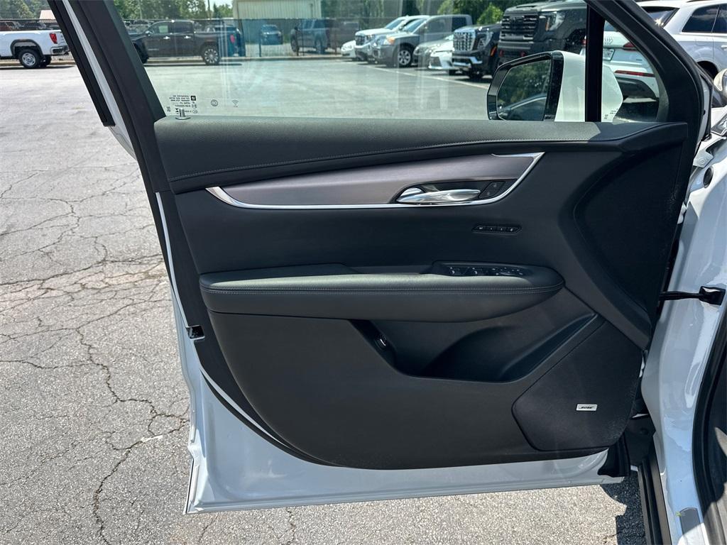 used 2023 Cadillac XT6 car, priced at $36,937
