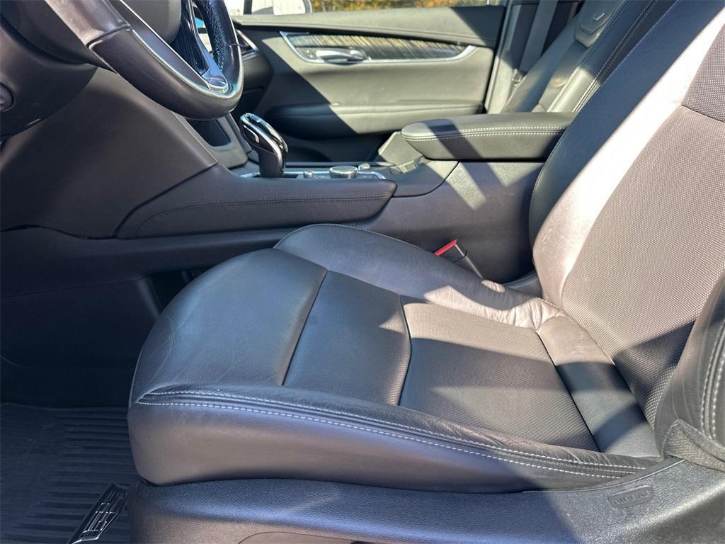 used 2020 Cadillac XT6 car, priced at $23,844