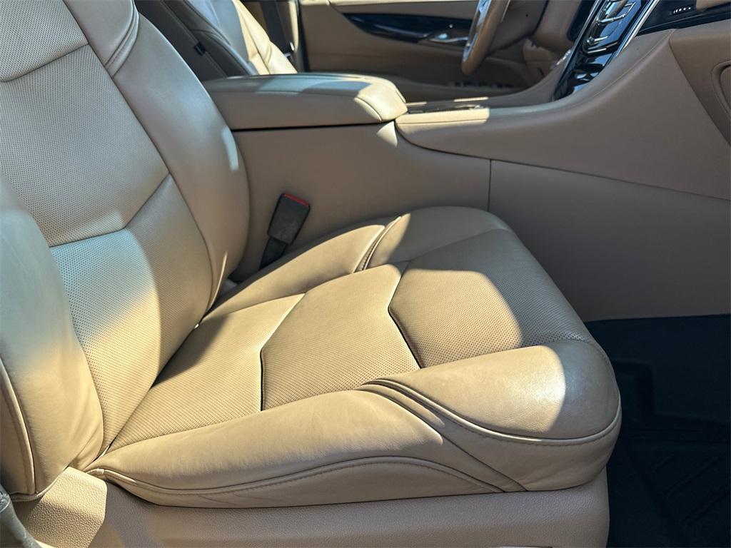 used 2019 Cadillac Escalade car, priced at $31,254