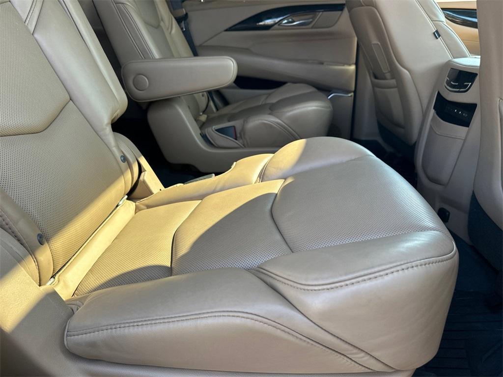 used 2019 Cadillac Escalade car, priced at $31,254