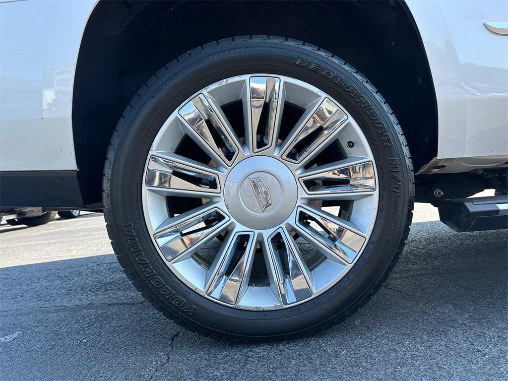 used 2019 Cadillac Escalade car, priced at $31,254