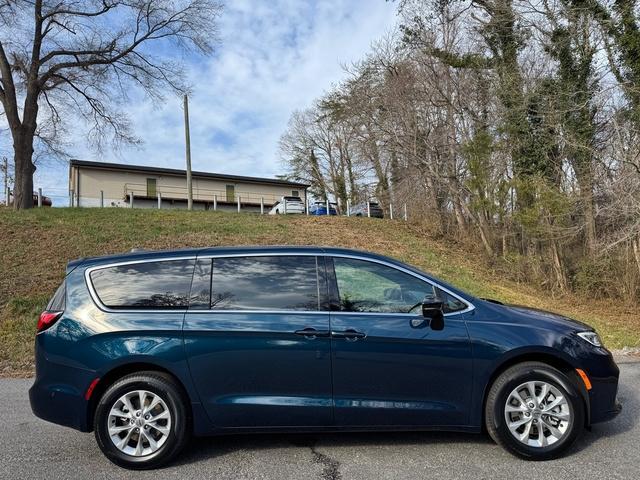 new 2025 Chrysler Pacifica car, priced at $44,999