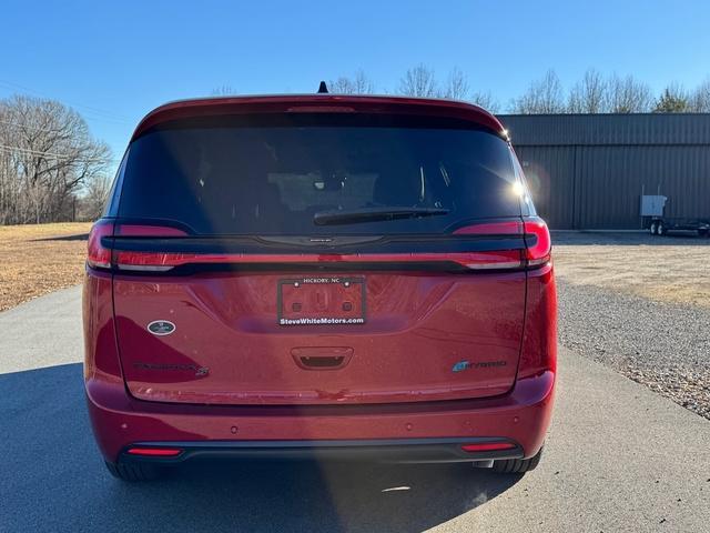 new 2025 Chrysler Pacifica Hybrid car, priced at $51,999