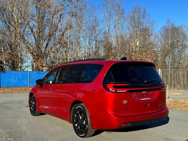 new 2025 Chrysler Pacifica Hybrid car, priced at $51,999