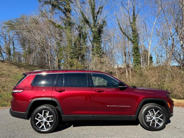 new 2025 Jeep Grand Cherokee L car, priced at $45,999