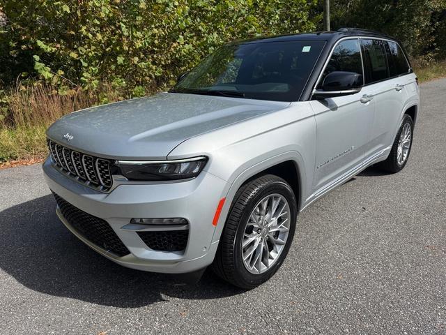 new 2025 Jeep Grand Cherokee car, priced at $58,790