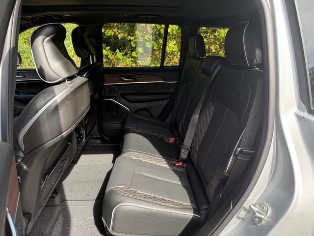 new 2025 Jeep Grand Cherokee car, priced at $58,790