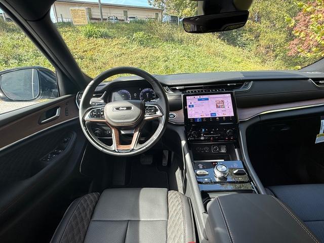 new 2025 Jeep Grand Cherokee car, priced at $58,790