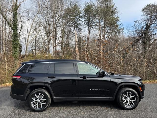 new 2025 Jeep Grand Cherokee L car, priced at $45,999