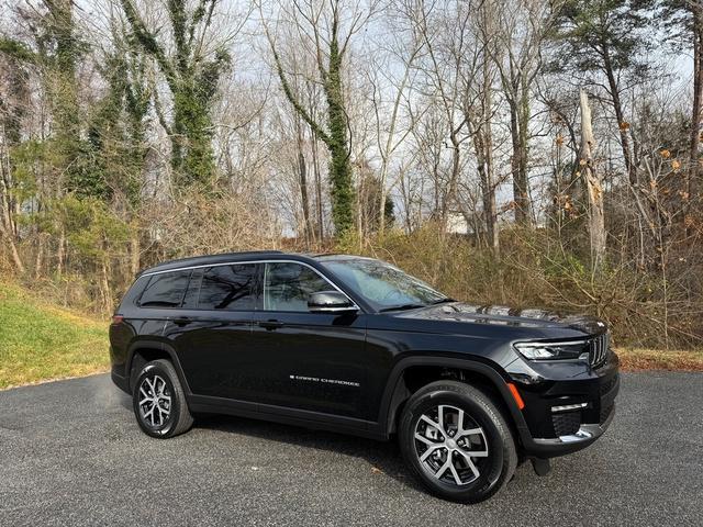 new 2025 Jeep Grand Cherokee L car, priced at $45,999