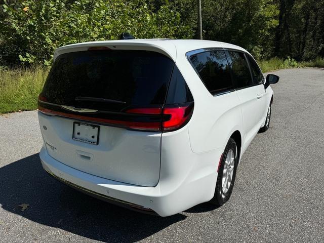 new 2025 Chrysler Pacifica car, priced at $41,590