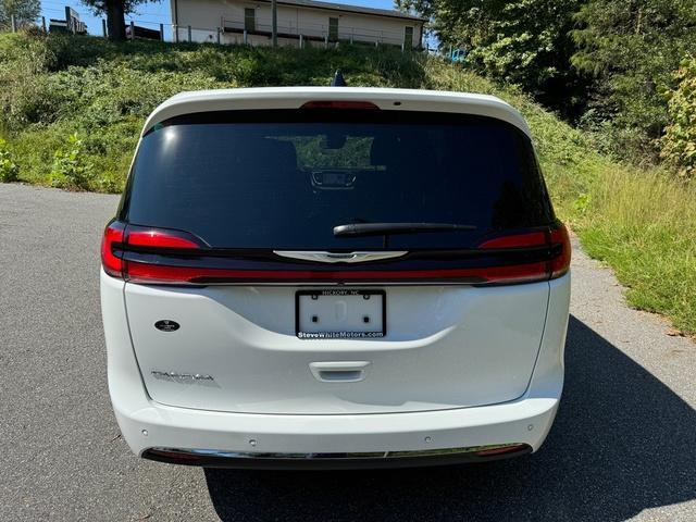 new 2025 Chrysler Pacifica car, priced at $41,590