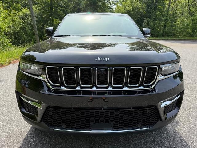 new 2025 Jeep Grand Cherokee car, priced at $51,599