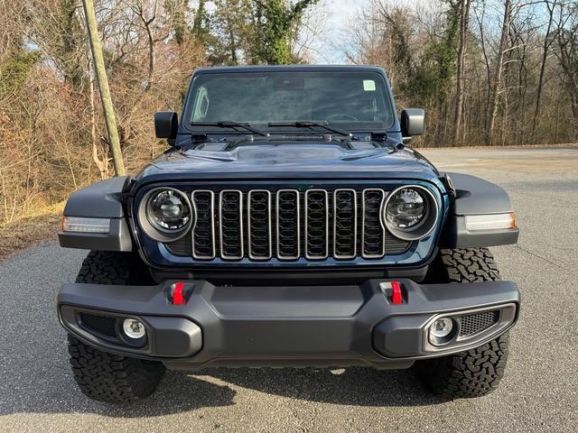 new 2025 Jeep Wrangler car, priced at $58,999